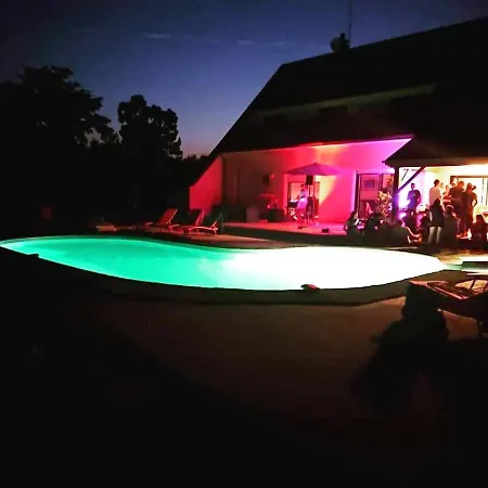 Maison De 5 Chambres A Le Val Saint Pere Avec Piscine Partagee Jardin Clos Et Wifi A 15 Km De La Plage Tatil Evi