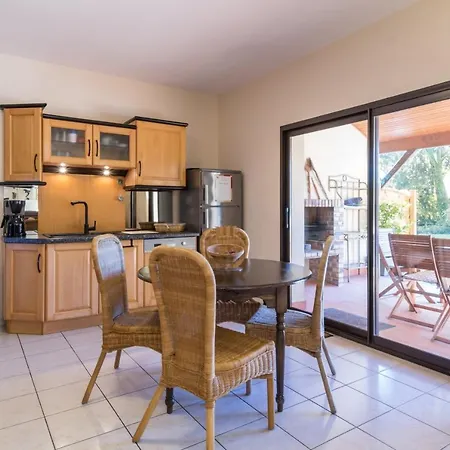 Maison De 5 Chambres A Le Val Saint Pere Avec Piscine Partagee Jardin Clos Et Wifi A 15 Km De La Plage