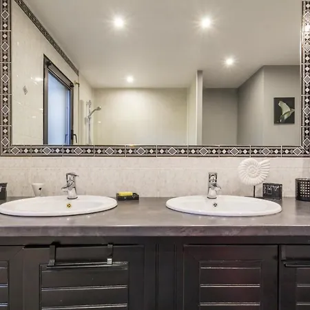 Maison De 5 Chambres A Le Val Saint Pere Avec Piscine Partagee Jardin Clos Et Wifi A 15 Km De La Plage Tatil Evi *